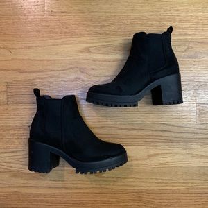Black Leather Chelsea Boots